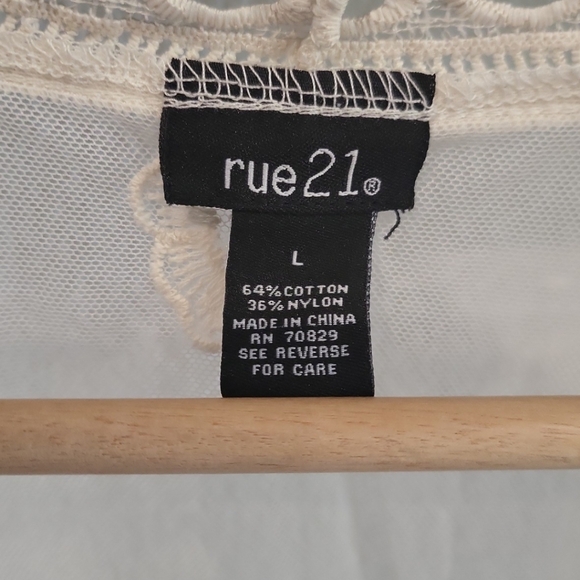 Rue21 white lace kimono floral embroidery feminine romantic - Picture 4 of 4